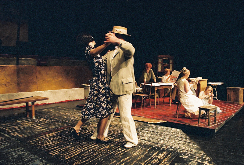 Tanec na konci léta, Městské divadlo Zlín, 2004